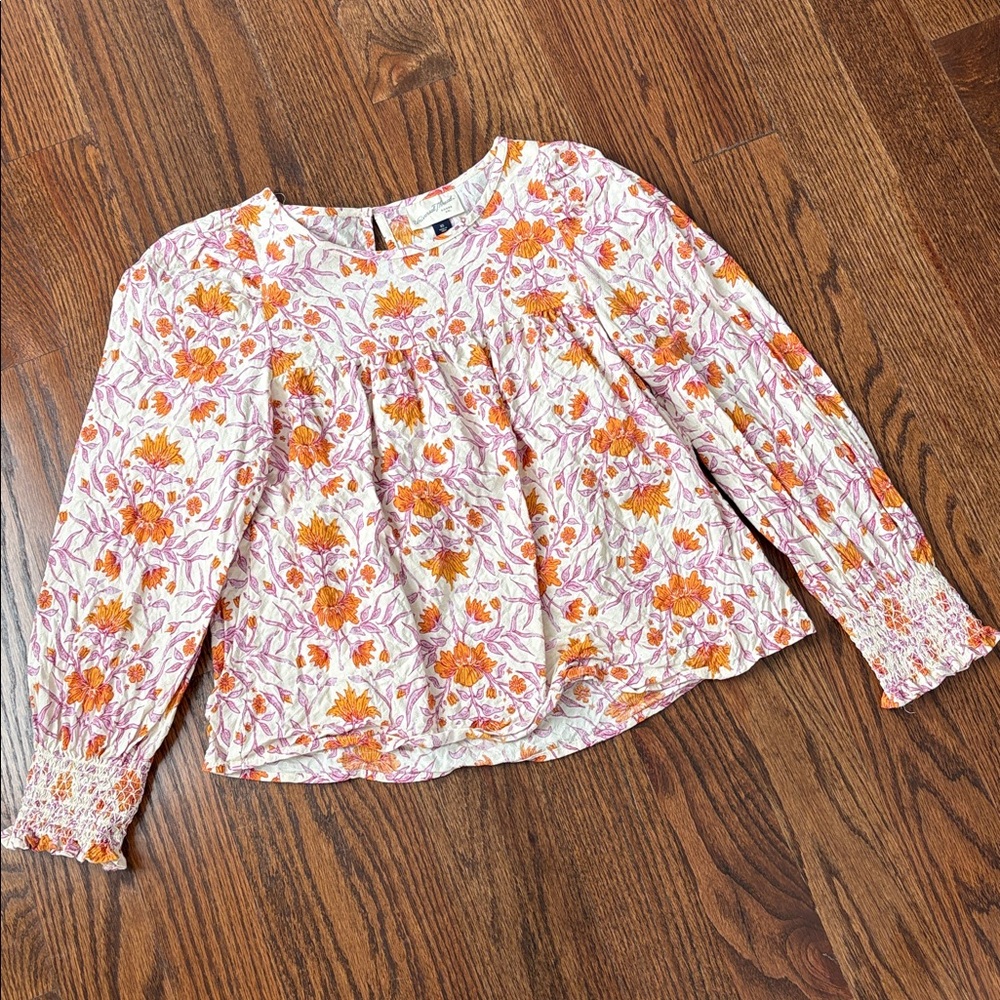 Universal Thread size XS, 100% cotton top with stretchy cuff on sleeves